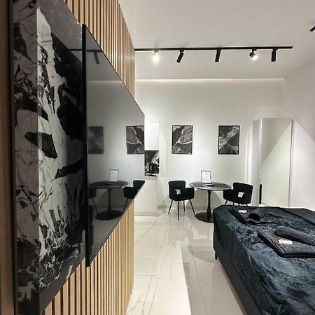 V21 Luxury Apartments บูดาเปสต์ ภายนอก รูปภาพ